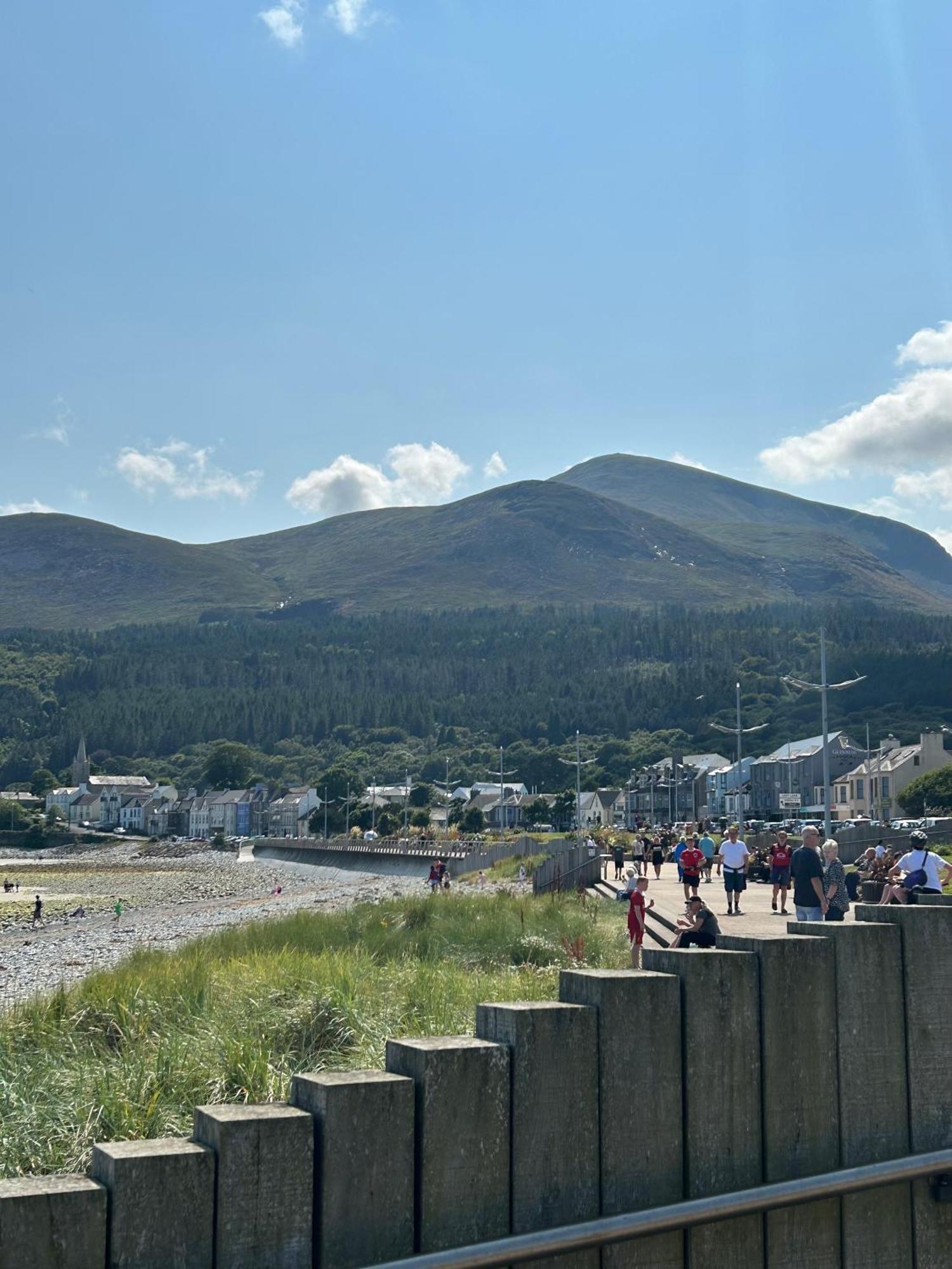Pine View Holiday Home Newcastle  Bagian luar foto